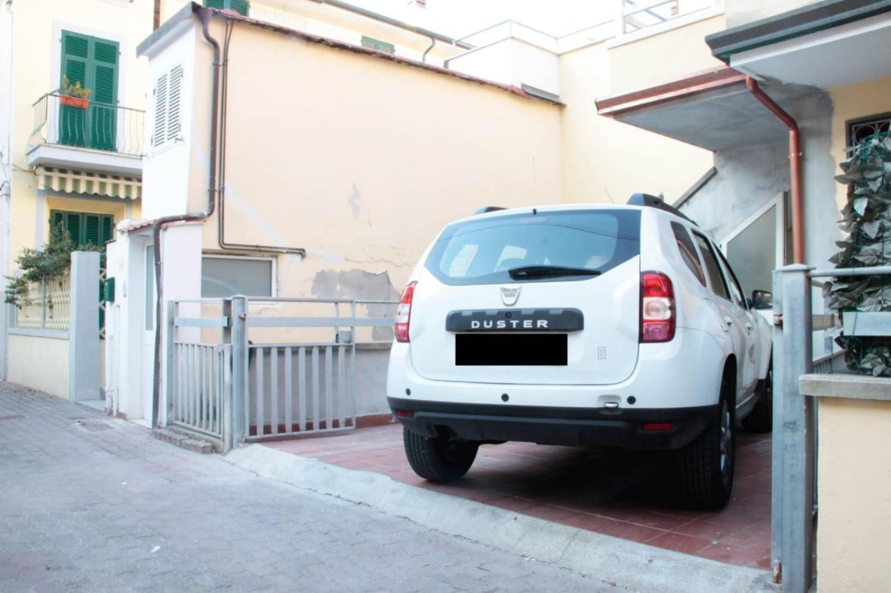 La Casa In Passeggiata - Seancity Viareggio Ngoại thất bức ảnh